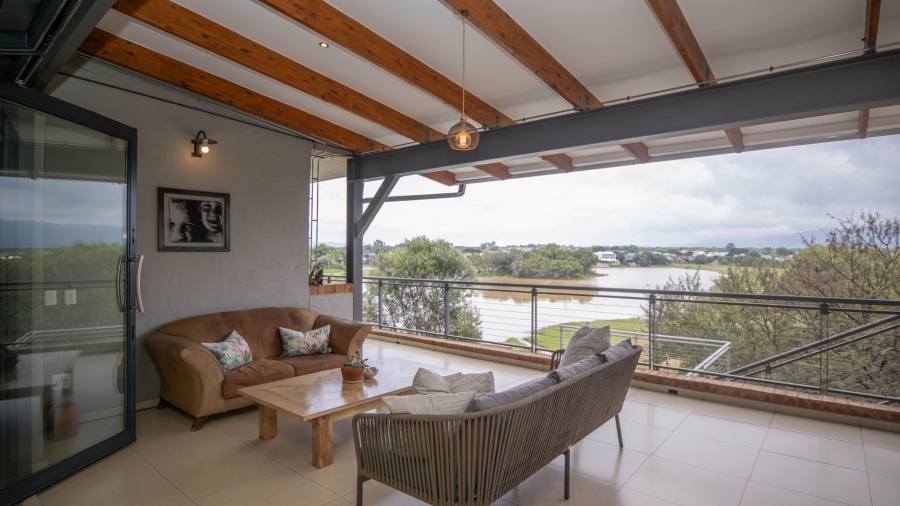 5 Bedroom Property for Sale in The Coves North West